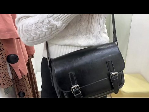 ❤️ Masturbasyon piblik nan jenn femèl FeralBerry ak yon gode nan sal la Fitting ❌ Ponografi bon jan kalite nan ht.loanworld.top